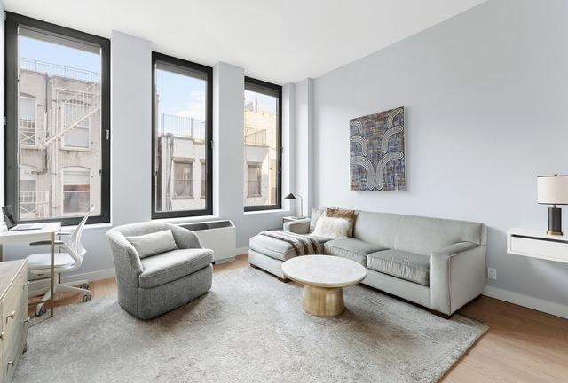 $875,000 | 210 Lafayette Street, Unit 6E | SoHo