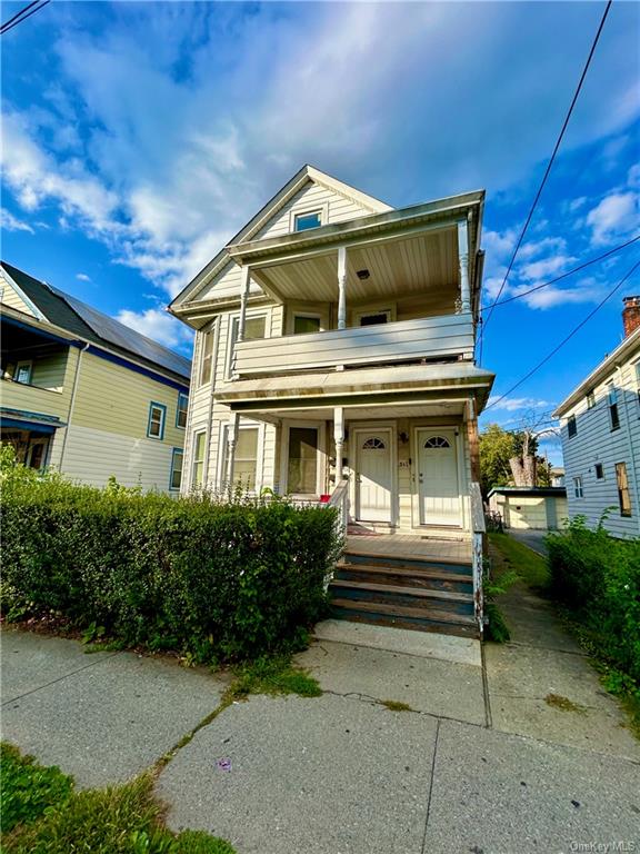 View of front facade with a porch