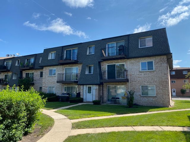 $1,800 | 9444 Bay Colony Drive, Unit 2S | Maine Township - Cook County