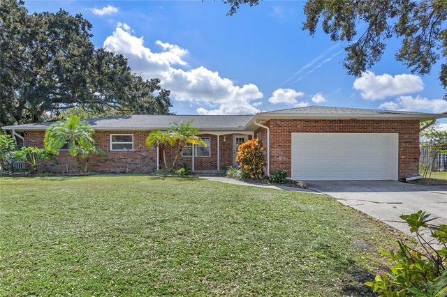 $630,000 | 704 East Tangelo Court | Winter Garden