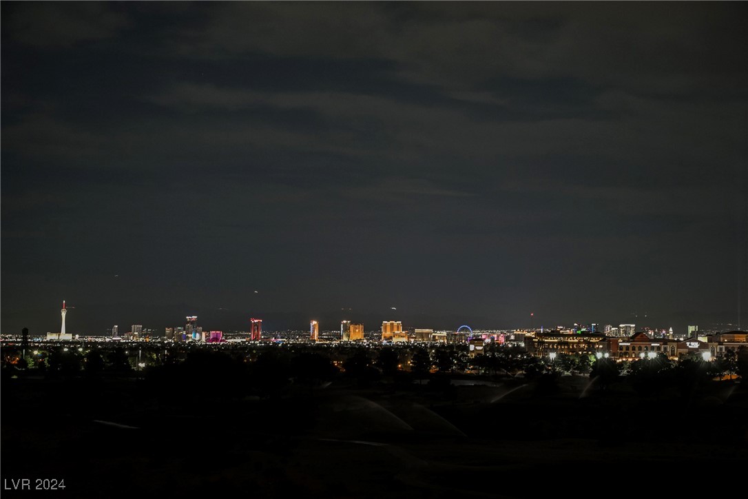 Epic Views of World-Famous Las Vegas Strip From Ba