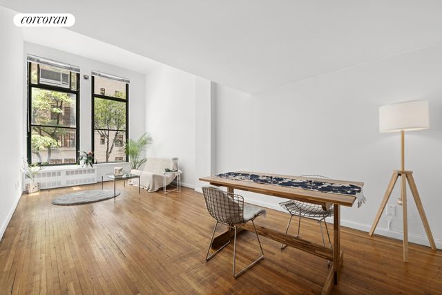 $835,000 | 43 East 10th Street, Unit 2D | Greenwich Village