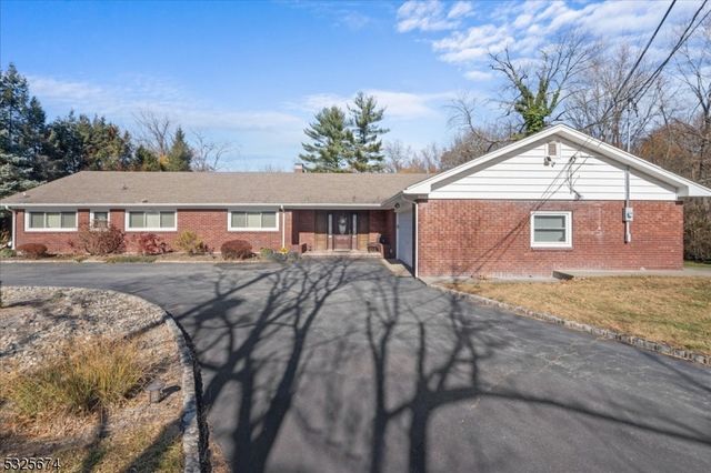 $799,999 | 4 Church Lane | Montville