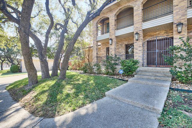 $640,000 | 1610 New Bond Street | North Castle Hills