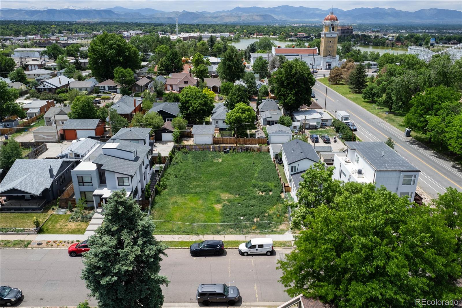 an aerial view of multiple house