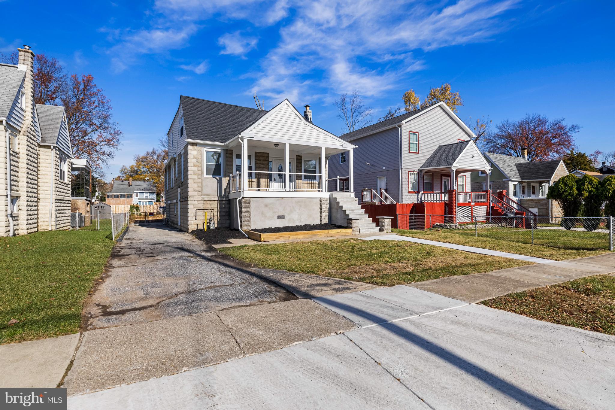 a front view of house with yard