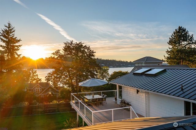 $1,998,000 | 1703 East Lake Sammamish Parkway Northeast | Sammamish