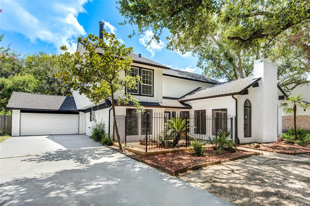 Modern elegance meets classic charm in this completely renovated Missouri City home! From the sleek new roof to the freshly painted exterior, every detail has been thoughtfully updated.