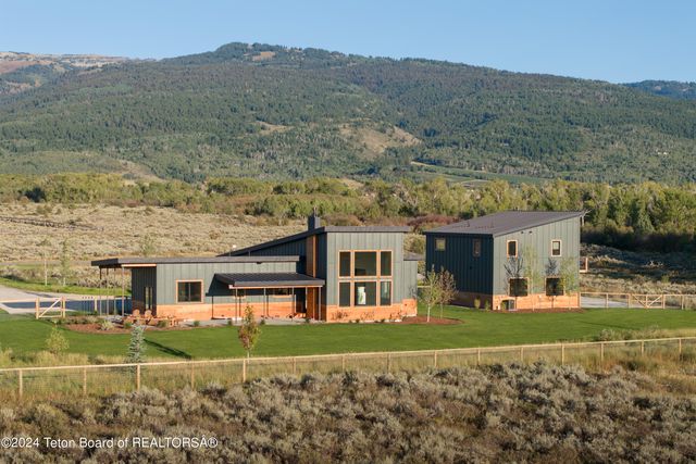 $2,795,000 | 3176 Slinger Court | Teton Saddleback Vista