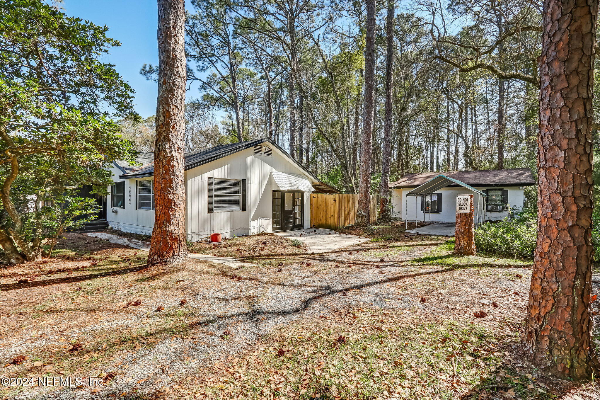 5-web-or-mls-5630 Cruz Rd (6 of 52)