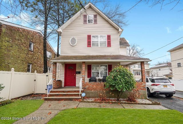 $775,000 | 184 Greenleaf Avenue | Westerleigh