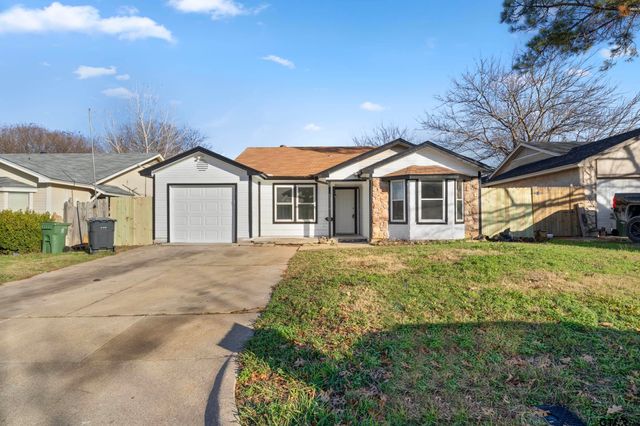 $2,100 | 5409 Safari Trail | Southeast Arlington