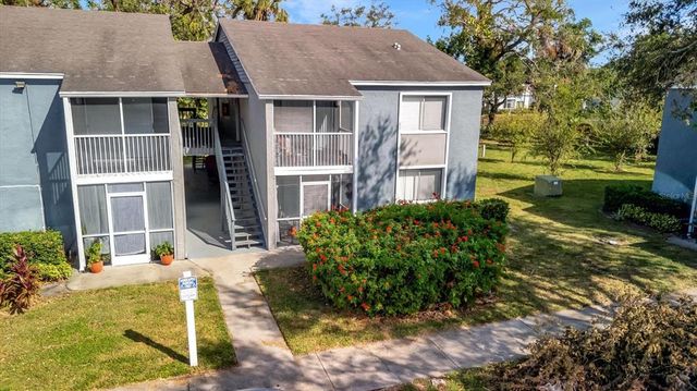 $149,900 | 5400 26th Street West, Unit B27 | Bayshore Gardens