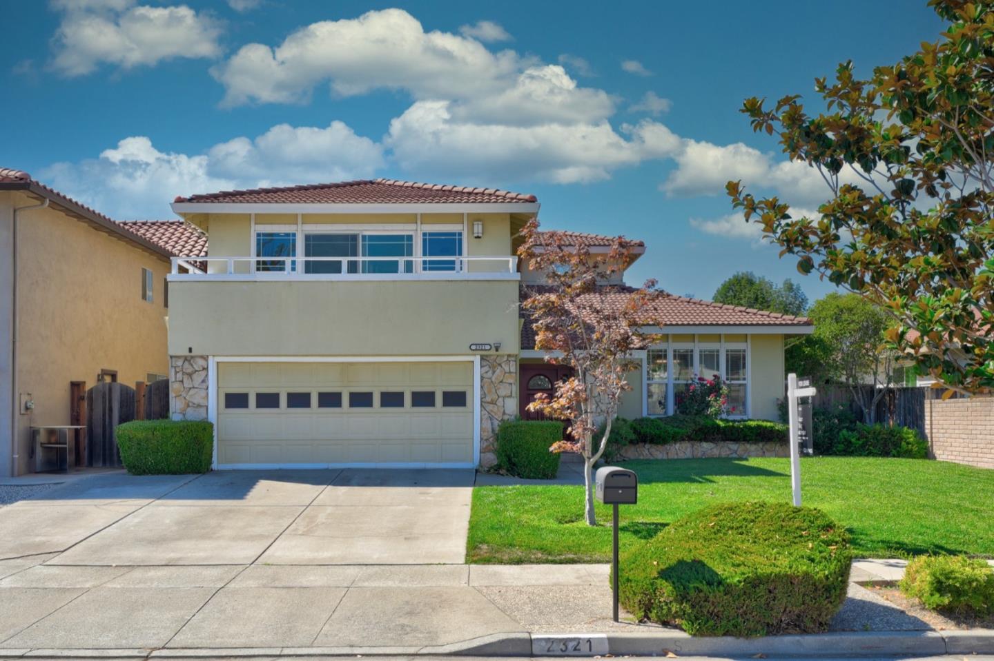 front view of house with a yard