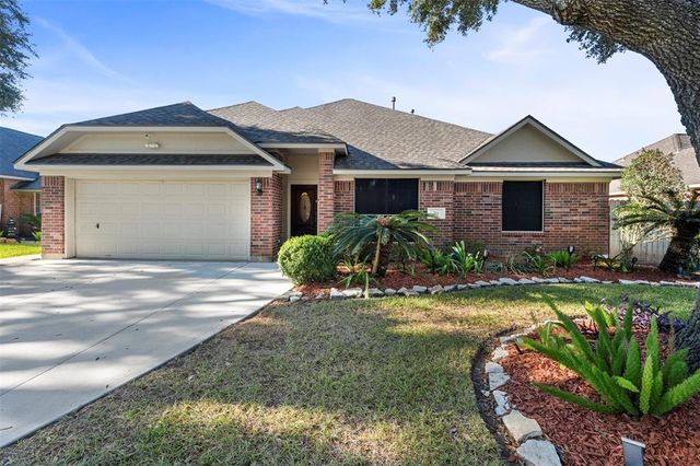 $359,000 | 211 Briarwood Court | League City