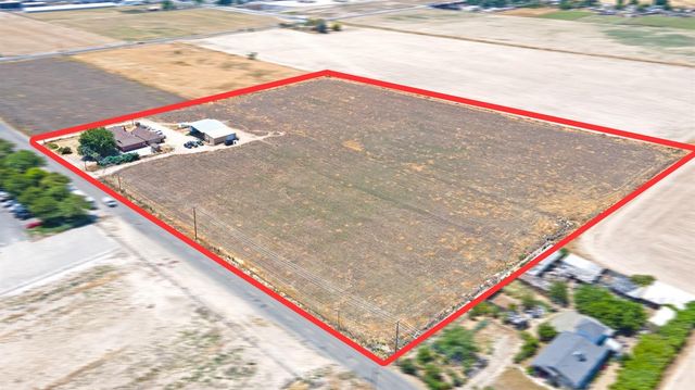 $1,980,000 | 307 Dianne Drive | Westside Industrial