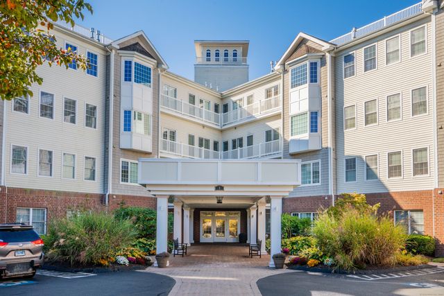 $350,000 | 1 King Philip Drive, Unit 308 | West Hartford