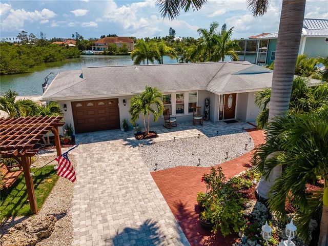 $2,400,000 | 922 Casey Cove Drive