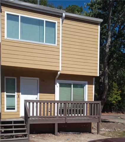 $1,900 | 213 Yuba Walk | Sandalwood