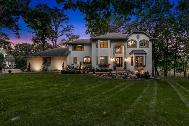 $2,195,000 | 2314 Old Beach Road | Minnetonka Beach