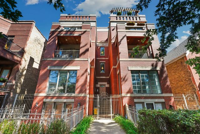 $720,000 | 2140 West Haddon Avenue, Unit 3E | Ukrainian Village