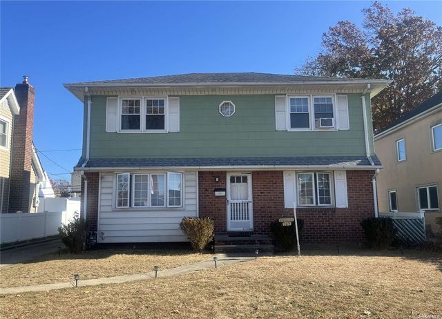 $2,700 | 197 Cushing Avenue | Williston Park