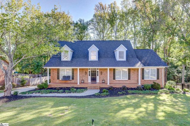 $799,900 | 210 Ticonderoga Drive