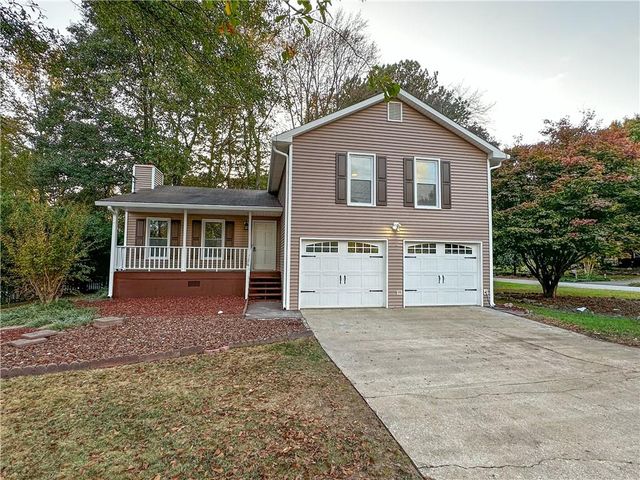 $385,000 | 101 Summer Pond Trail | Lawrenceville