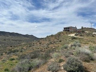 a view of a houses with a yard