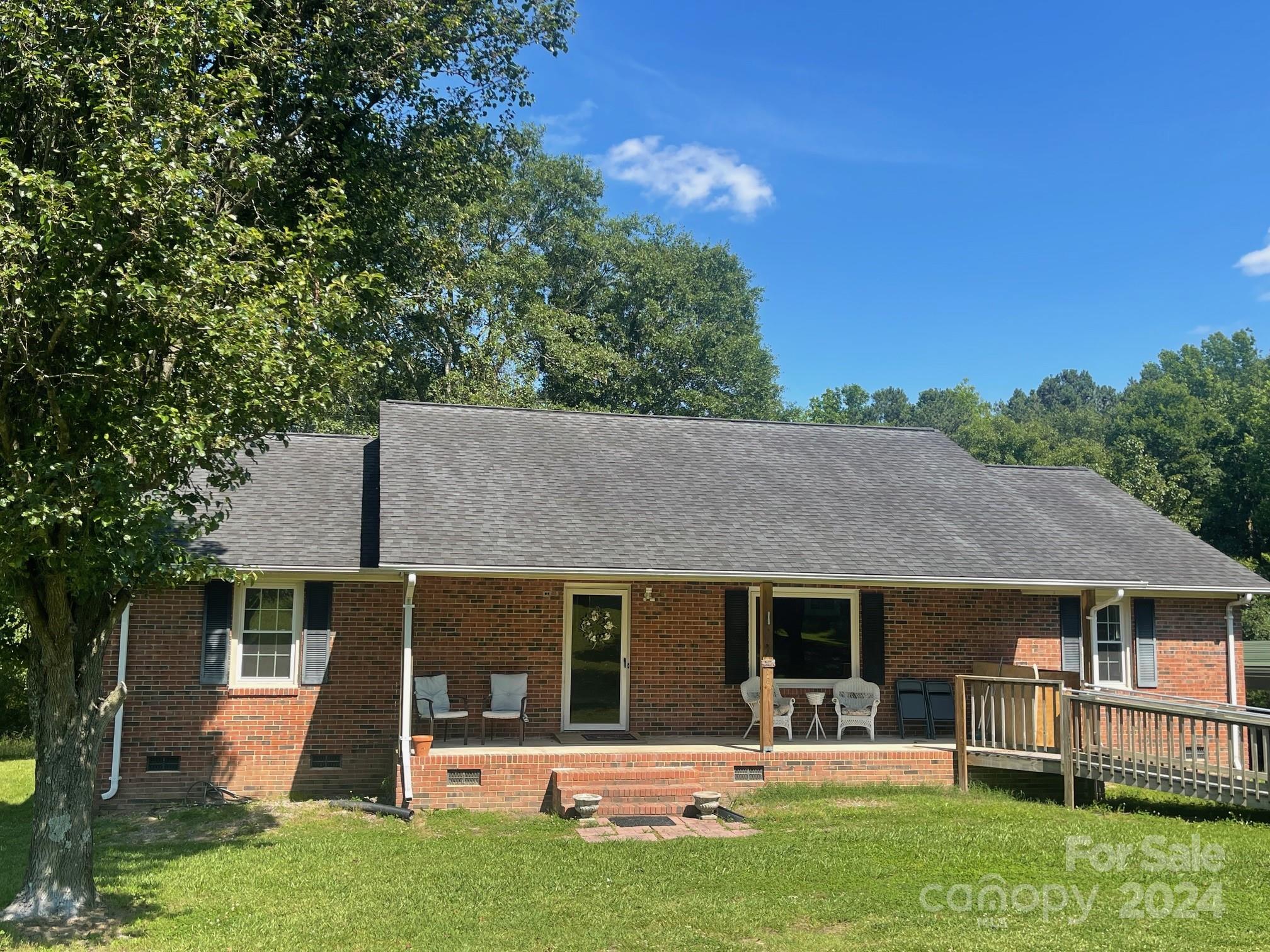 front view of house with a yard