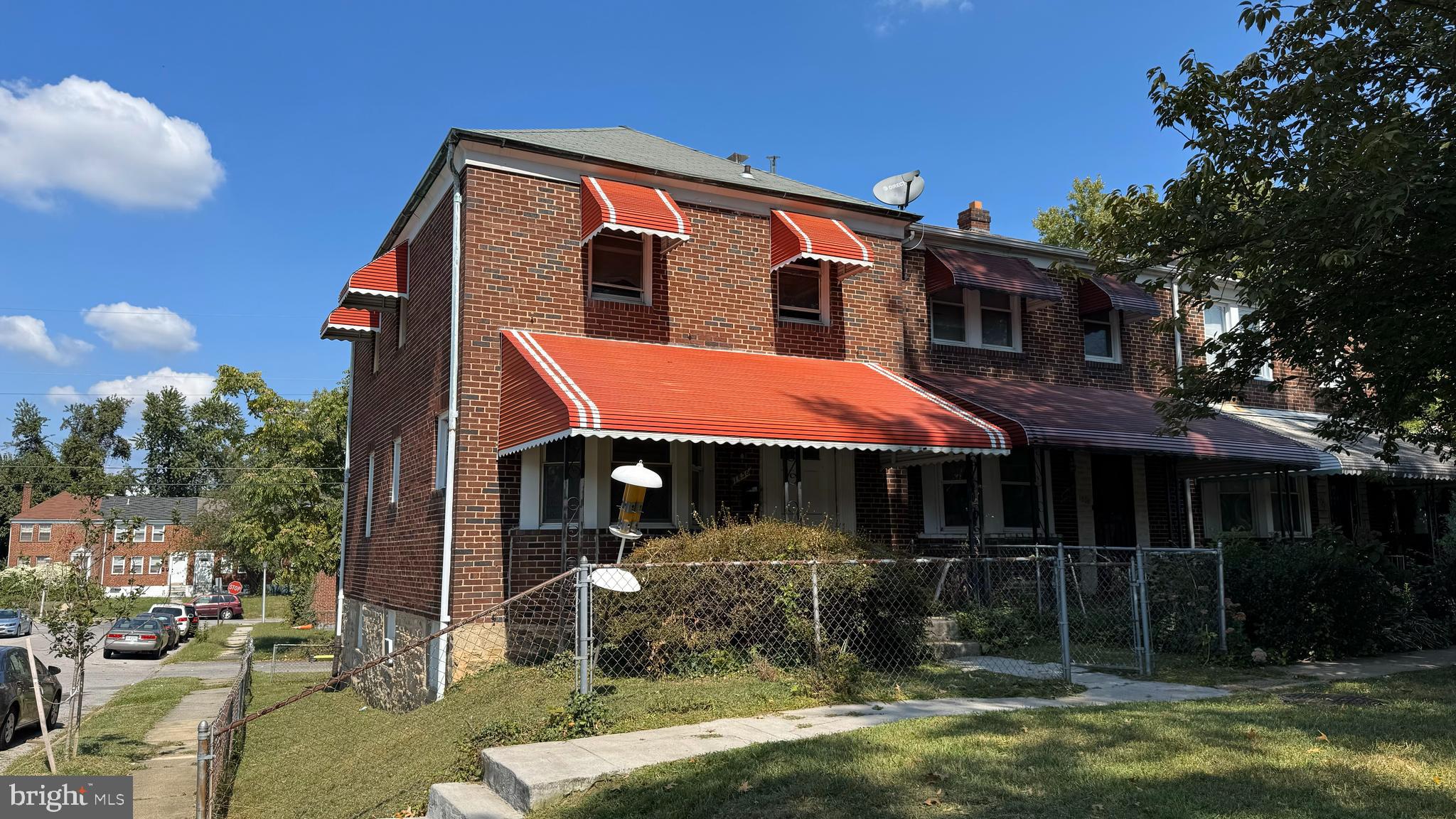 a front view of house with yard