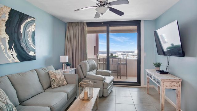 $339,900 | 500 Gulf Shore Drive, Unit 518A | Jetty East