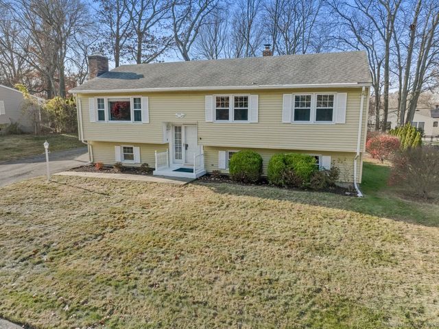 $449,900 | 58 Linden Drive | Woodmont