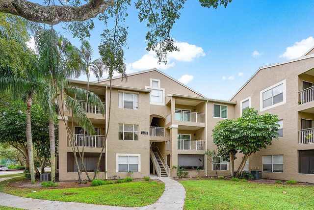 $329,900 | 1760 Palm Cove Boulevard, Unit 5307 | Delray Beach