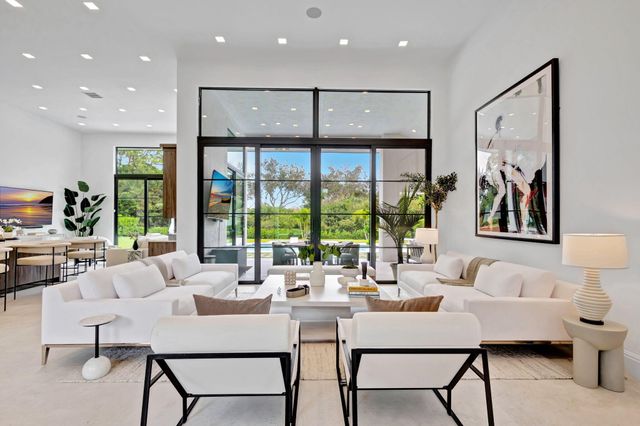 $2,549,000 | 1670 Mayacoo Lakes Boulevard | Breakers West