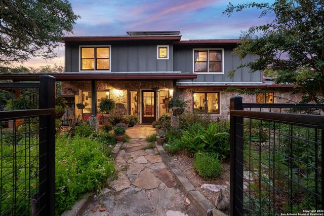 $1,490,000 | 310 Oak Ridge Drive