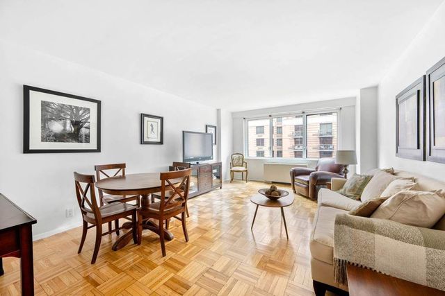 $580,000 | 201 East 25th Street, Unit 5G | Kips Bay