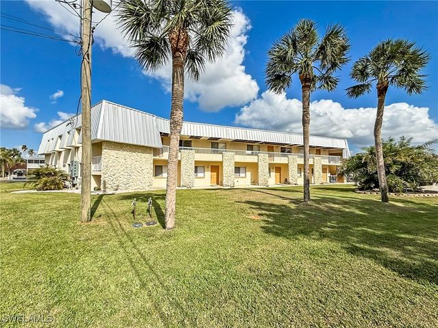 $289,900 | 5111 Manor Court, Unit 4 | Cape Coral