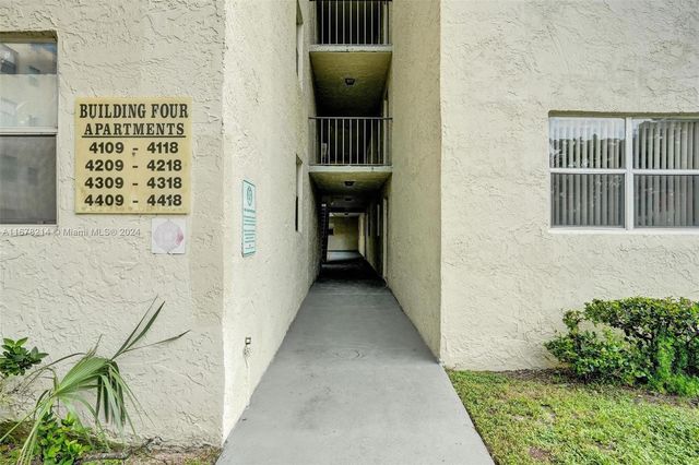 $1,800 | 1830 North Lauderdale Avenue, Unit 4115 | Lauderdale North Park