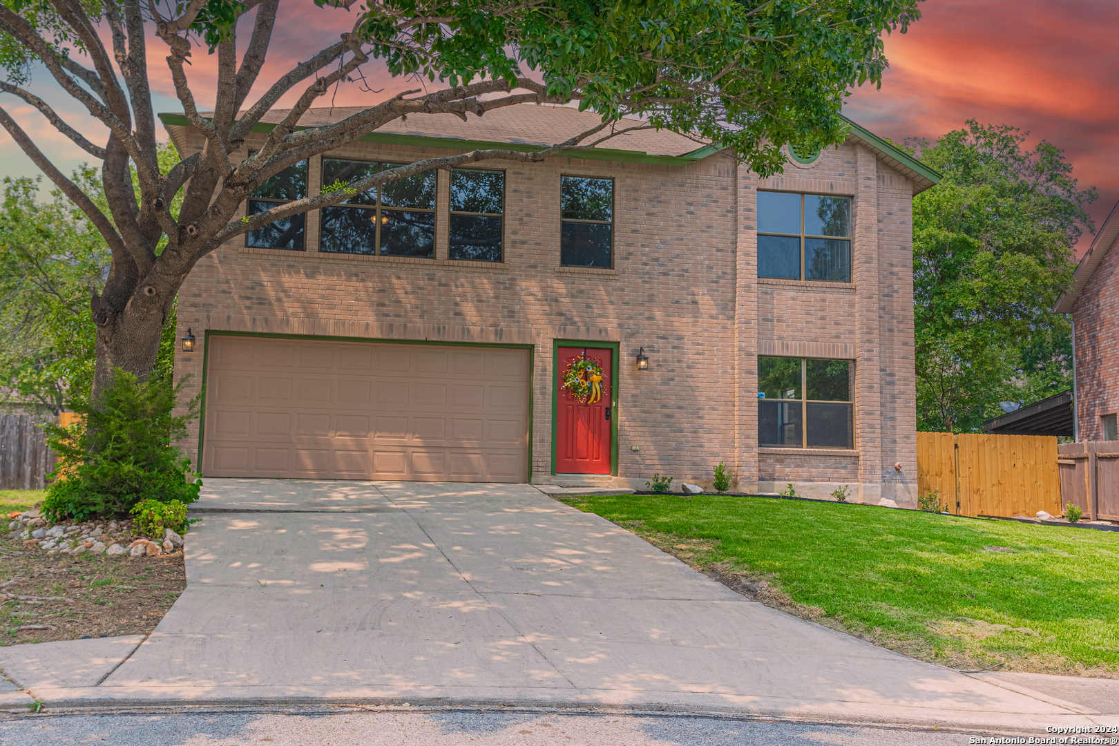 a front view of house with yard