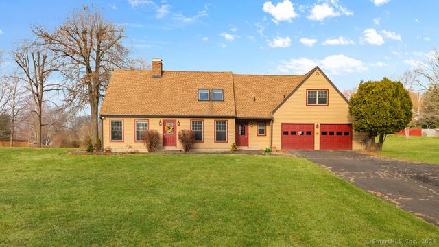 $595,000 | 6 High Meadow Lane | Brookfield