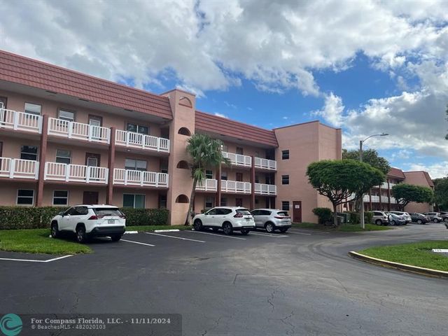 $79,900 | 9601 Sunrise Lakes Boulevard, Unit 305 | Sunrise Lakes