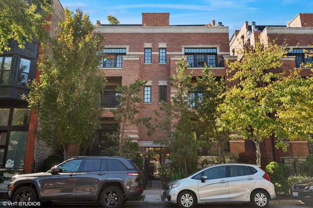 $750,000 | 2614 North Racine Avenue, Unit 2N | Wrightwood Neighbors