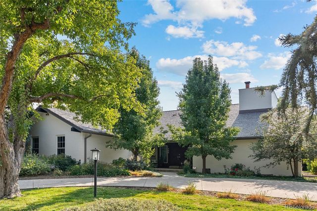 $2,600,000 | 560 Front Range Road | Heritage