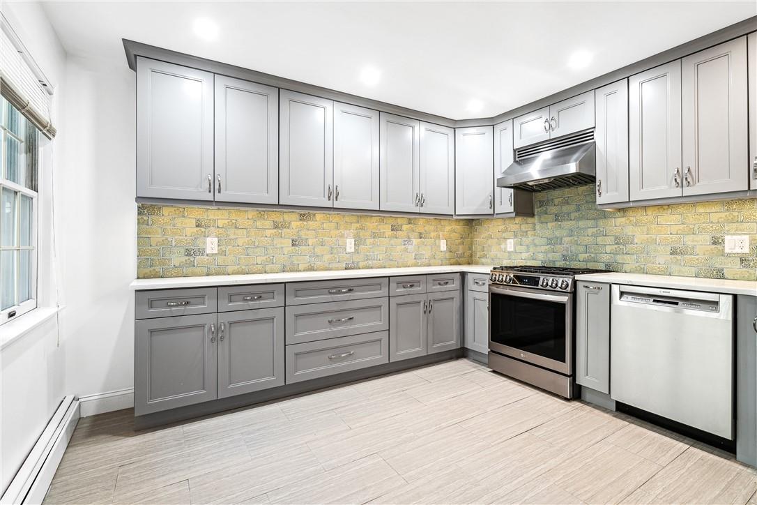 Totally remodeled kitchen, high-end appliances, custom backsplash