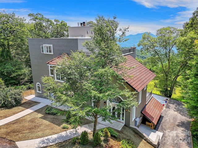 $1,950,000 | 2222 Greenspire Drive | Scott Creek Township - Jackson County