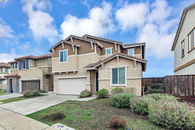 $680,000 | 364 Coolcrest Drive | Cypress Corridor