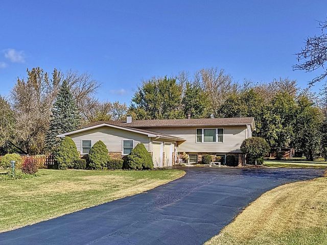 $464,900 | 9522 Beech Avenue | Dorr Township - McHenry County