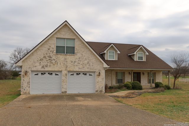 $499,000 | 178 Spring Creek Circle | Lakehills