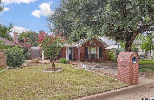 $300,000 | 4917 Forestwood Boulevard | Southwest Tyler